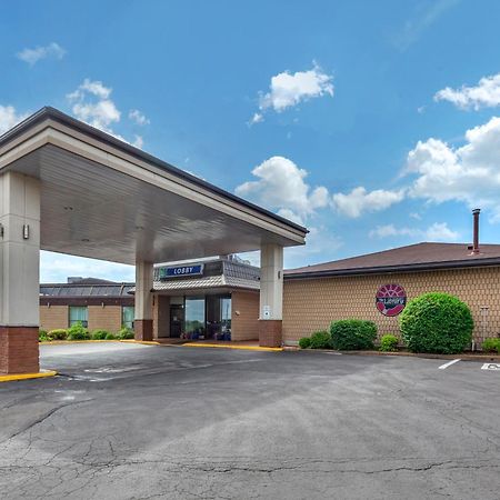 Quality Inn & Conference Centre Midland Kültér fotó
