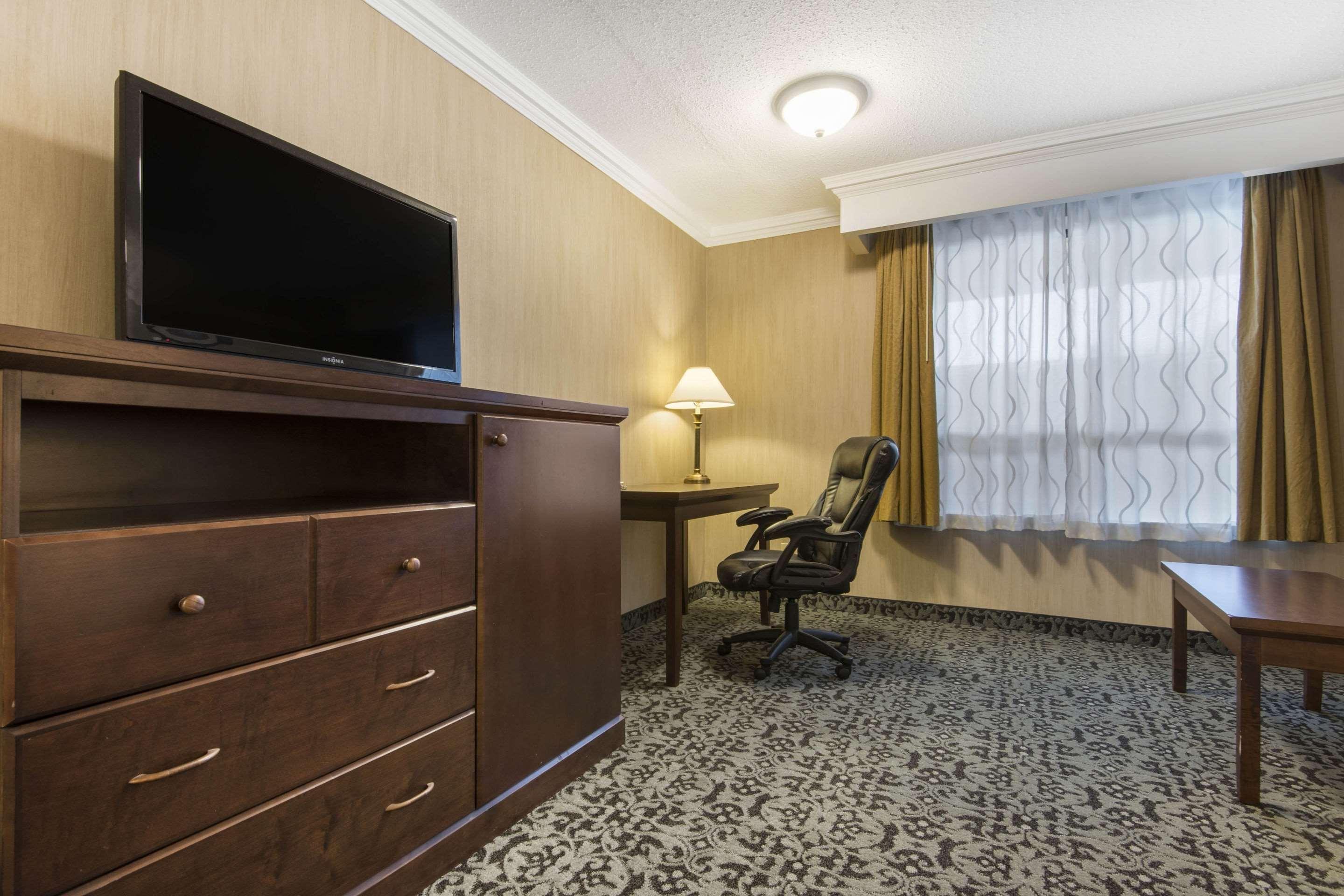 Quality Inn & Conference Centre Midland Kültér fotó