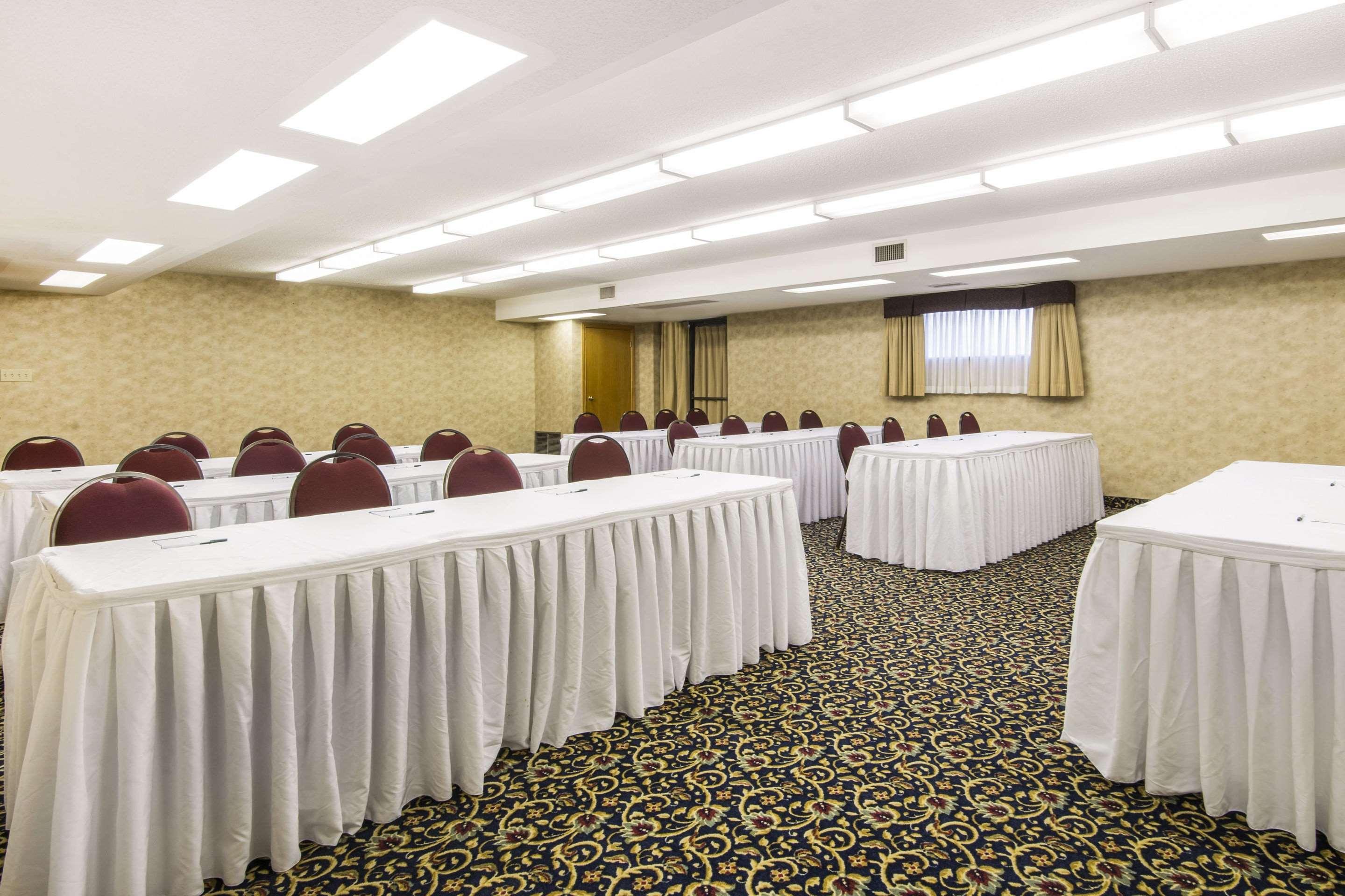 Quality Inn & Conference Centre Midland Kültér fotó